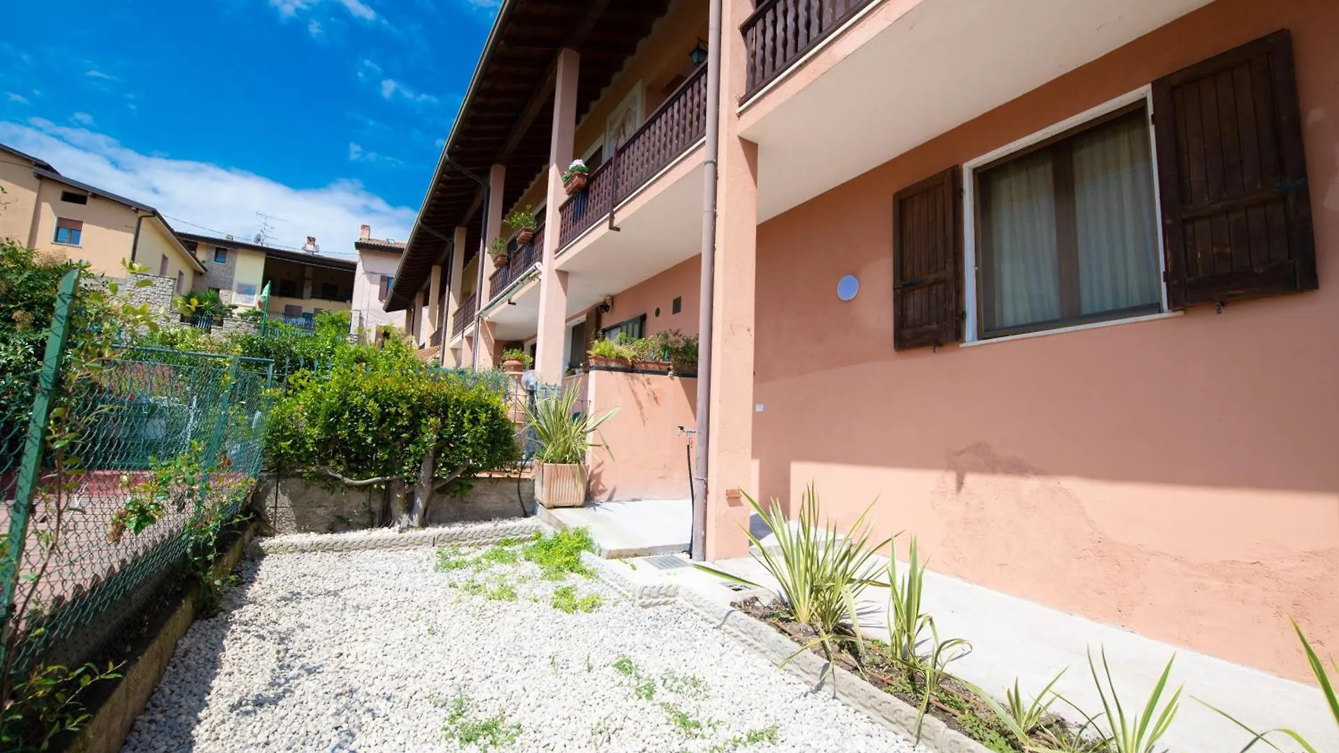 Lakeview Apartment Polpenazze del Garda 0*,  Italy